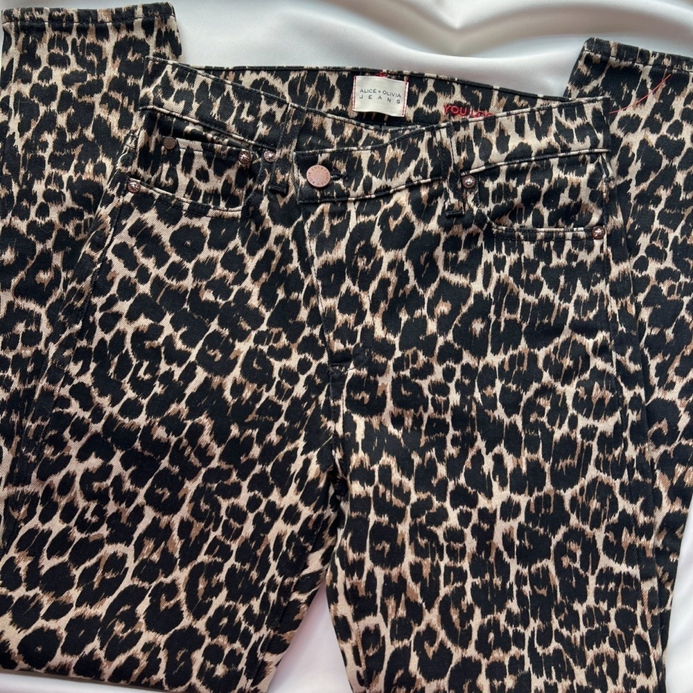 Alice + Olivia Leopard High Rise Skinny Jeans ✨🐆 - Picture 2 of 6